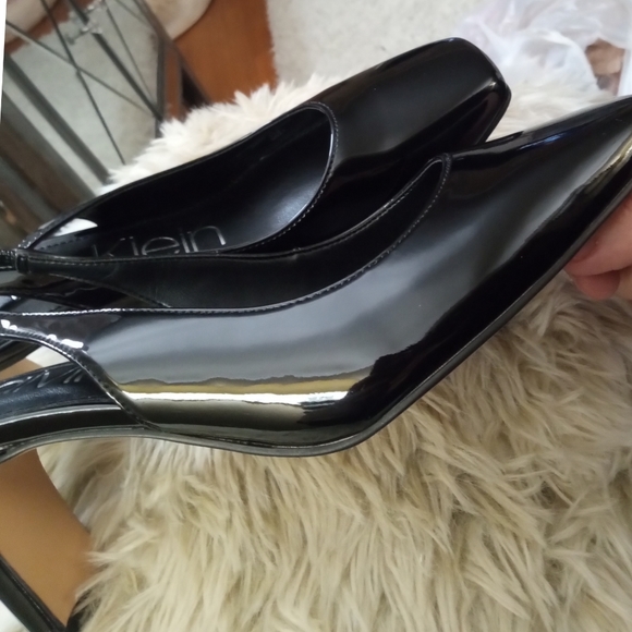 🆕⭐ Calvin Klein black patent leather slingback heels - Picture 12 of 12